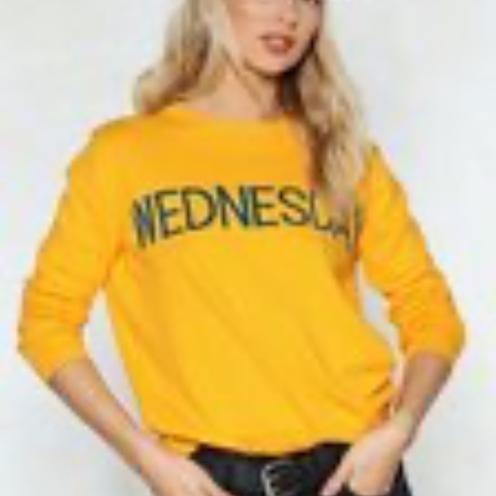 NWT - Dandelion Gold "WEDNESDAY" Sweater - M/L